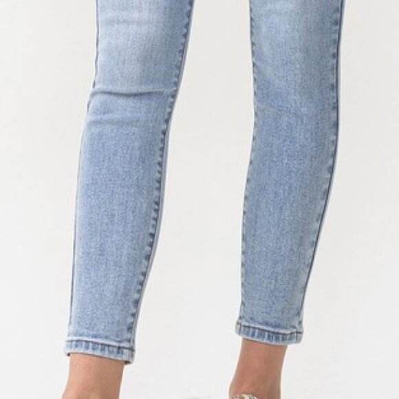 NWT Lovervet Full Size Talia High Rise Crop Skinny Jeans - Picture 2 of 3